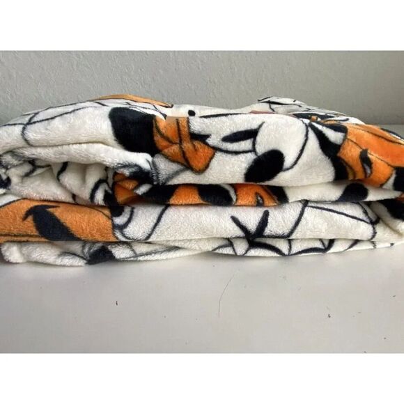 Disney Halloween Throw Blanket Mickey Minnie Mouse Pumpkin Jack O Lantern Soft - Picture 6 of 9